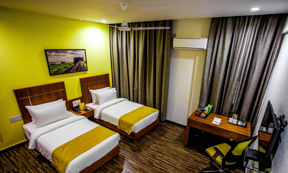 Fabhotel Northern Suites - Kundalahalli Main Road Bangalore Exterior photo